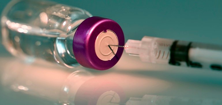 “What a vaccine could mean for retail” by Daphne Howland via Retail Dive