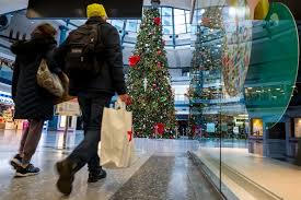 “12 Secrets of a Successful 2021 Holiday Season for Retail Managers” by Bob Phibbs (The Retail Doctor)